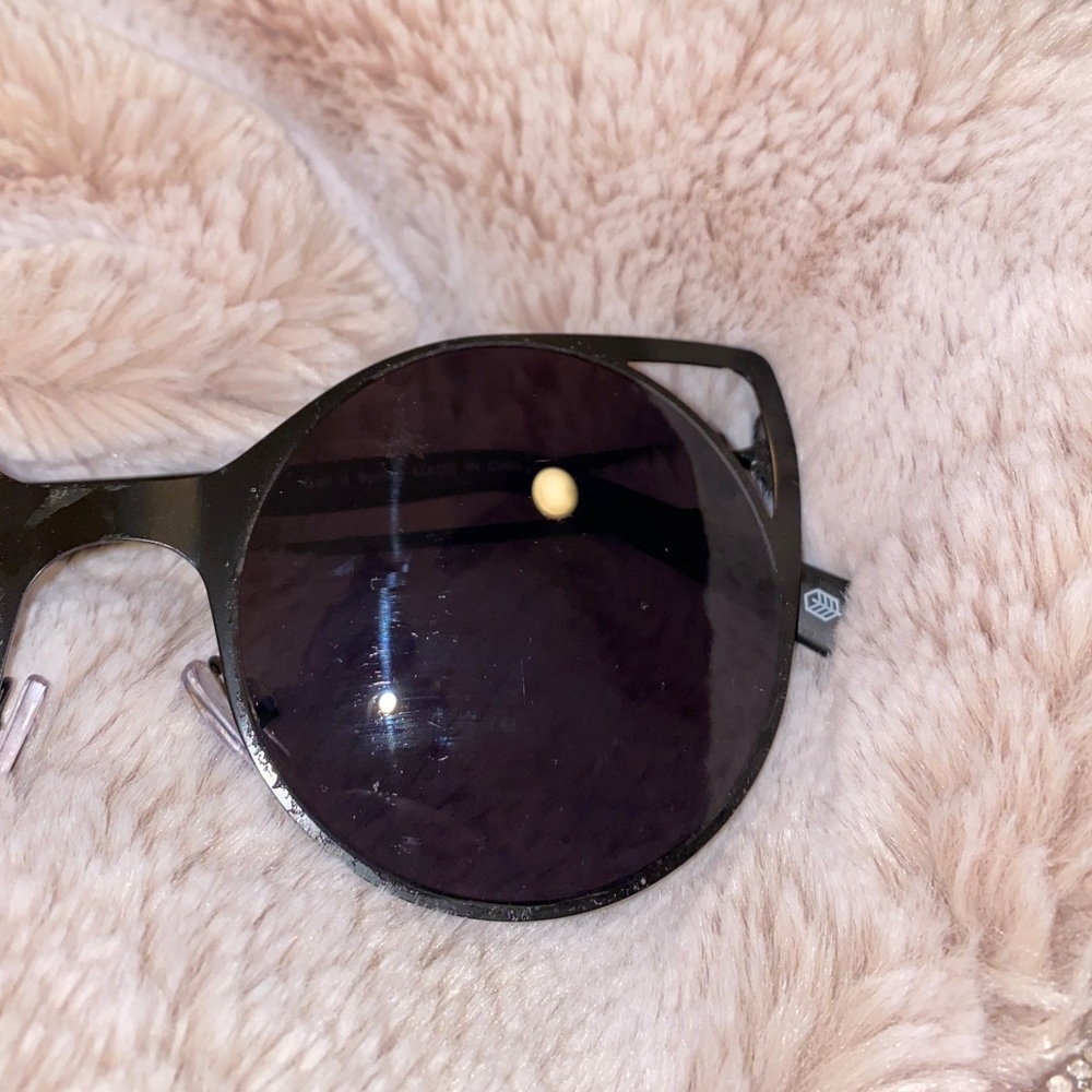 Cat Eye Sunglasses - Picture 5 of 10